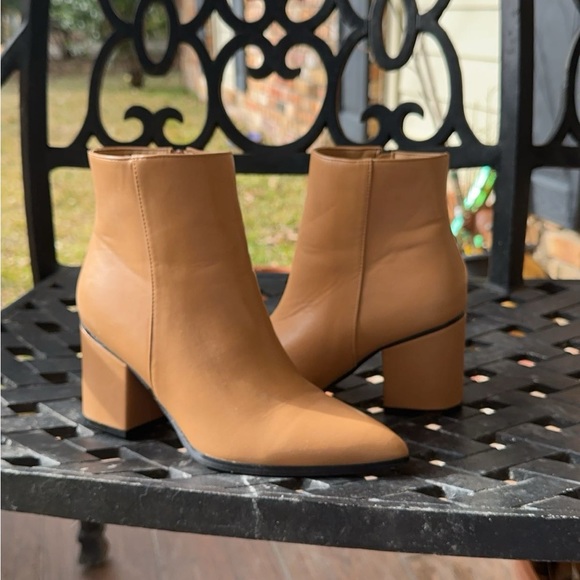 ShuShop Shoes - ShuShop VILMA Tan Booties—Size 7